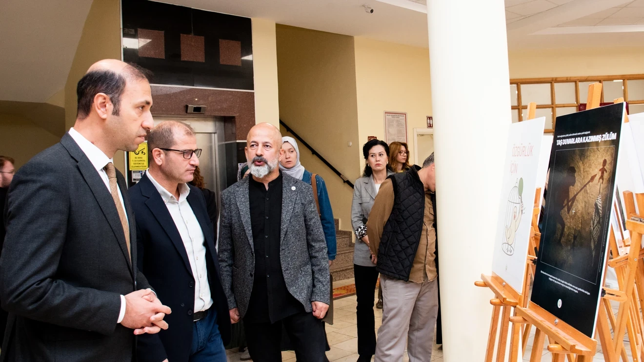 SÜ GSF Grafik Bölümü Öğrencilerinden Filistin Temalı Poster Sergisi